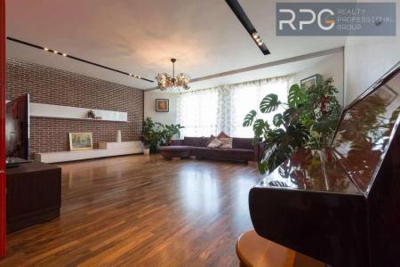Продам 4-кімнатну квартиру, ЖК Пори року