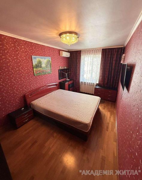 Продам 3-комнатную квартиру
