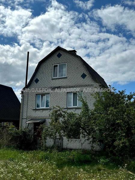 Продам 3-поверховий будинок
