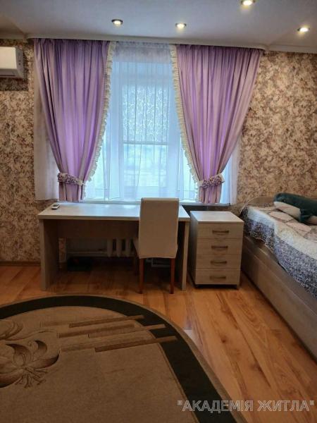 Продам 5-комнатную квартиру