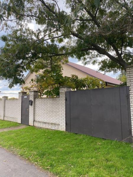 Продам 2-этажный дом