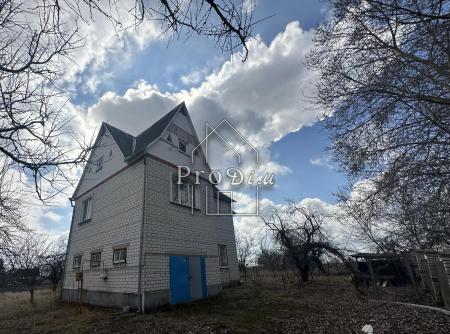 Продам 3-поверховий будинок