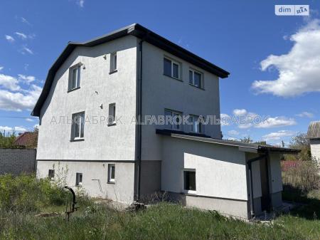 Продам 3-поверховий будинок