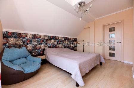 Продам 2-этажный дом