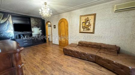 Продам 3-кімнатну квартиру