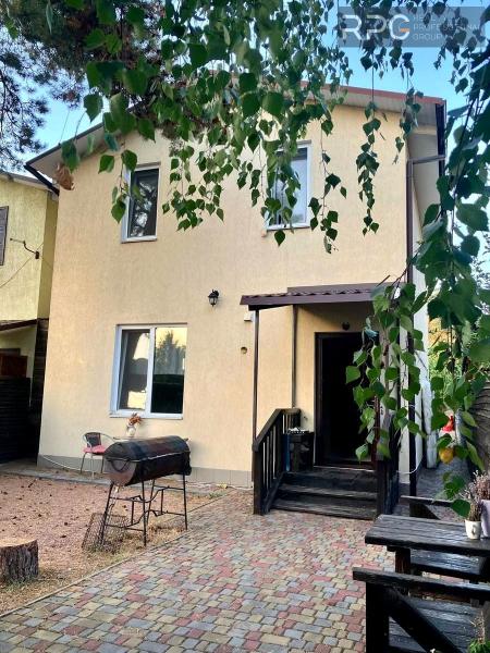 Продам 2-поверховий будинок