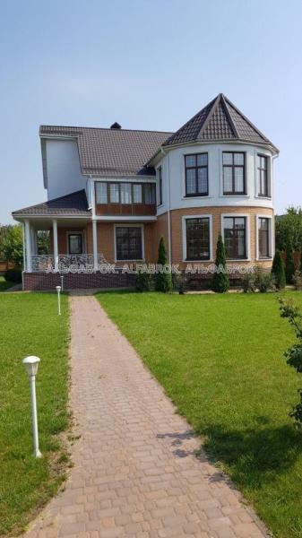 Продам 3-поверховий будинок