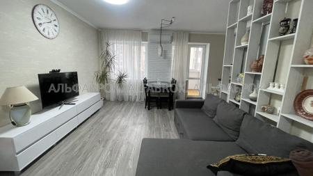 Продам 3-комнатную квартиру, ЖК Петровский квартал