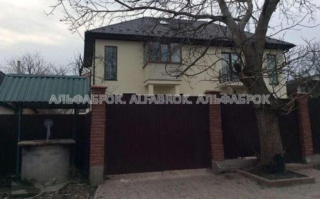 Продам 3-поверховий будинок