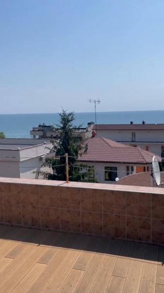 Продам 3-поверховий будинок