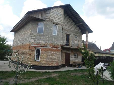 Продам 3-поверховий будинок