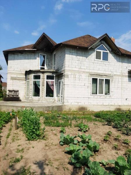 Продам 2-поверховий будинок