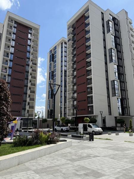 Продам 3-кімнатну квартиру в новобудові
