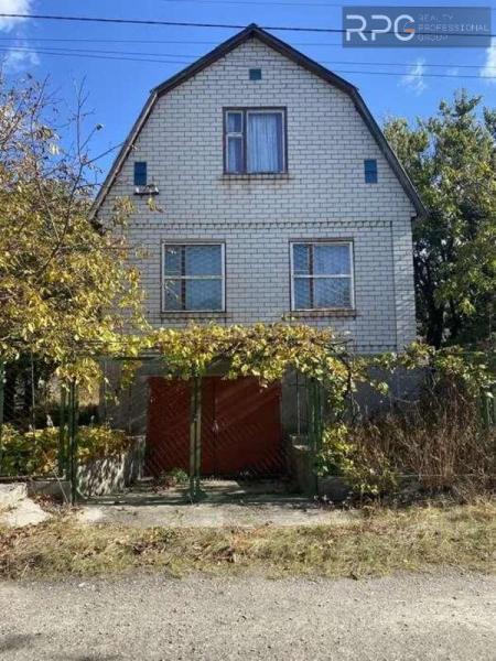 Продам 2-поверховий дачний будинок
