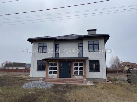 Продам 3-поверховий будинок