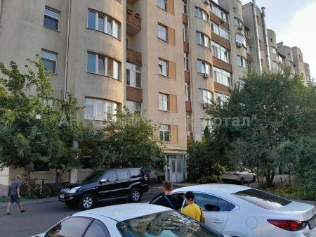 Продам 3-кімнатну квартиру