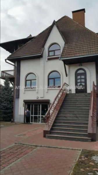 Продам 3-поверховий будинок