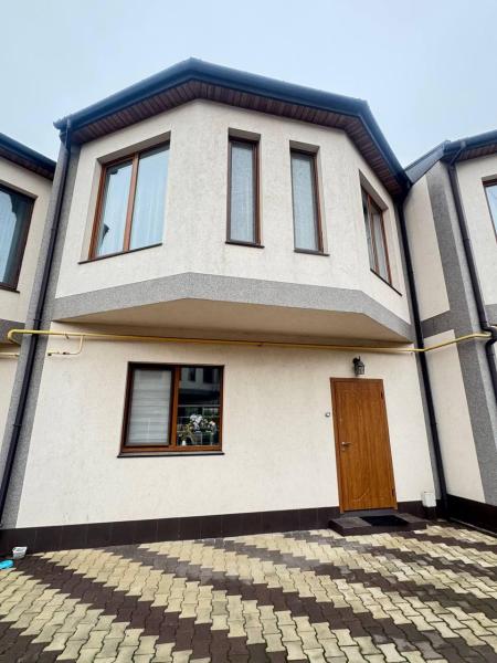 Продам 2-этажный таунхаус