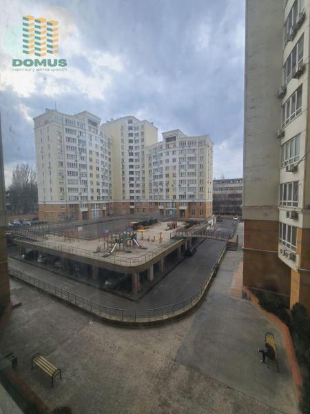Продам 4-кімнатну квартиру, ЖК «Зоряне містечко»