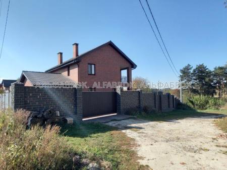 Продам 2-поверховий будинок