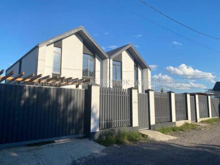 Продам 2-поверховий будинок