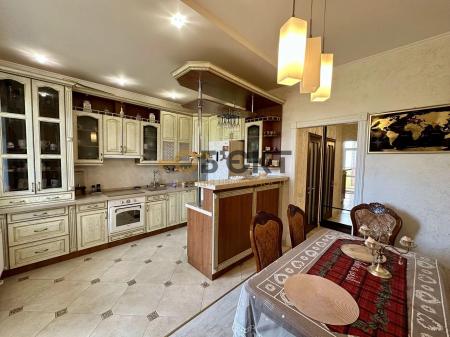 Продам 2-кімнатну квартиру, ЖК вул. Барабашова, 32