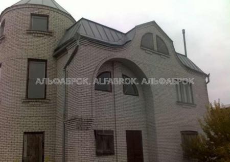 Продам 3-поверховий будинок