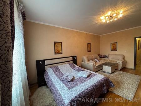 Продам 3-комнатную квартиру