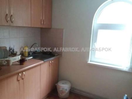 Продам 3-этажный дом