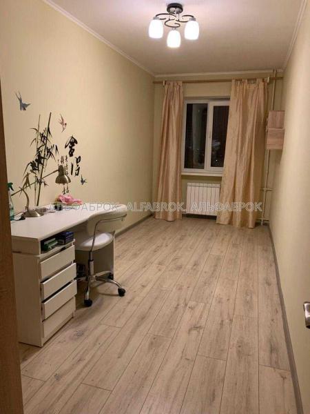Продам 3-комнатную квартиру