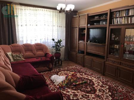 Продам 4-кімнатну квартиру