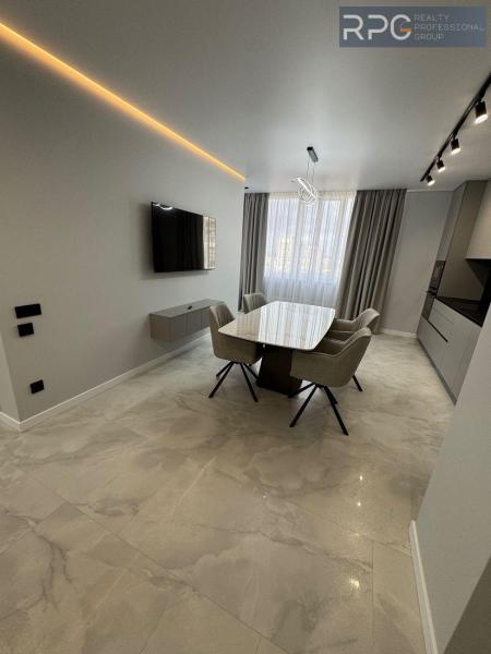 Продам 2-кімнатну квартиру в новобудові, ЖК Варшавський 2