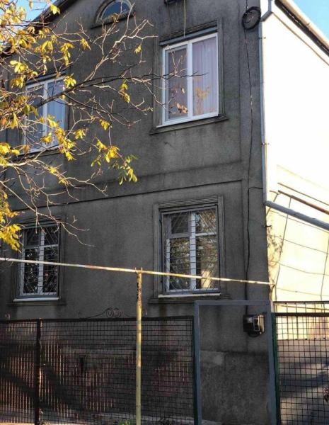 Продам 2-поверховий будинок