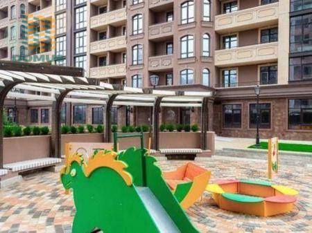 Продам офіс у багатоквартирному будинку