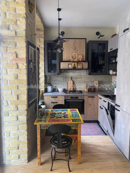 Продам 2-кімнатну квартиру