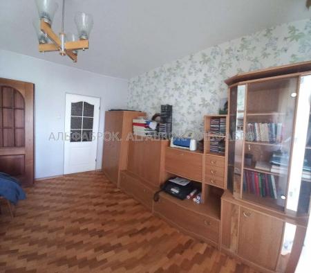 Продам 4-комнатную квартиру