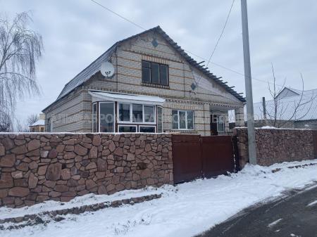 Продам 2-поверховий будинок