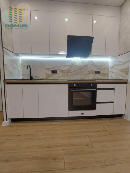 Продам 2-кімнатну квартиру, ЖК «П'ятдесят шоста перлина»
