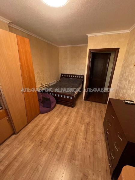Продам 3-кімнатну квартиру