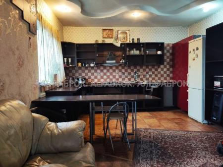 Продам 2-поверховий будинок