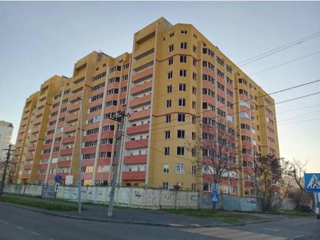 Продам офіс у багатоквартирному будинку