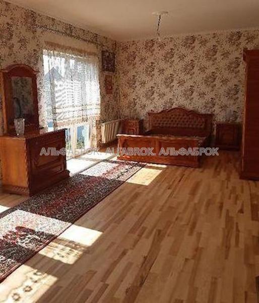 Продам 2-этажный дом