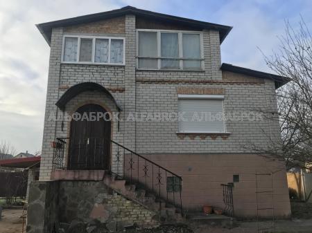 Продам 3-поверховий будинок