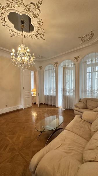 Продам 4-комнатную квартиру