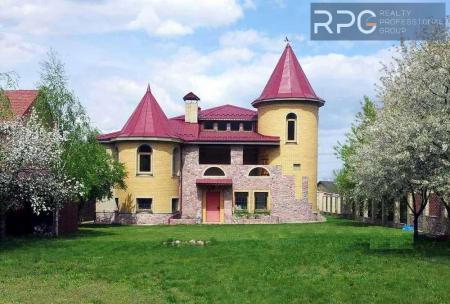 Продам 2-поверховий будинок
