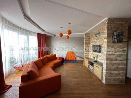 Продам 3-комнатную квартиру, ЖК Престиж Холл