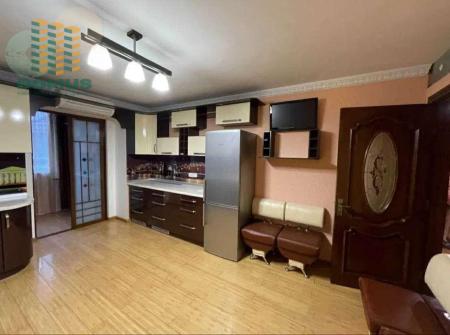 Продам 3-кімнатну квартиру