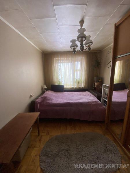 Продам 4-комнатную квартиру