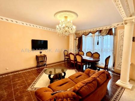 Продам 5-комнатную квартиру