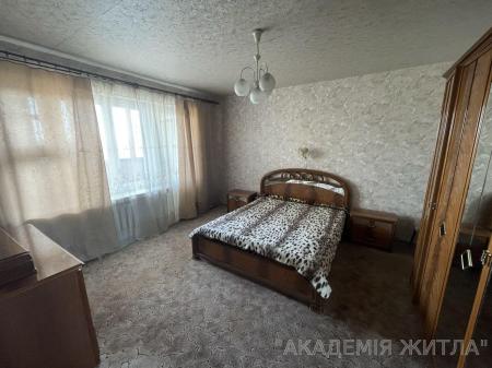 Продам 3-комнатную квартиру